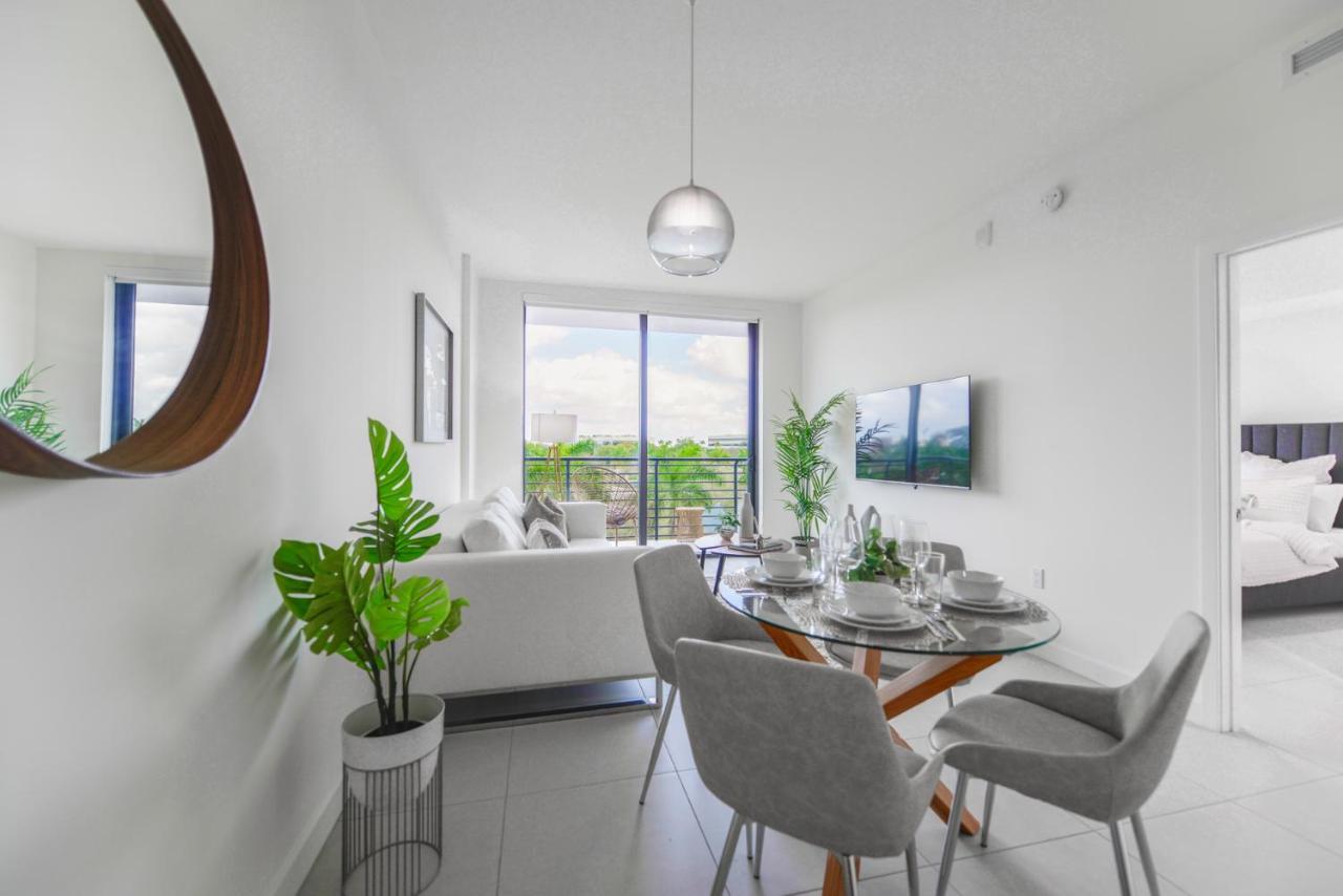 Cozy 1- 1 Bedroom Steps From Downtown Doral Park Miami Exterior foto