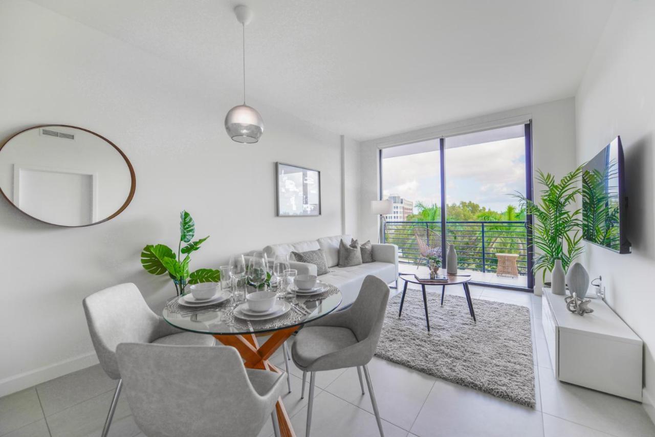 Cozy 1- 1 Bedroom Steps From Downtown Doral Park Miami Exterior foto