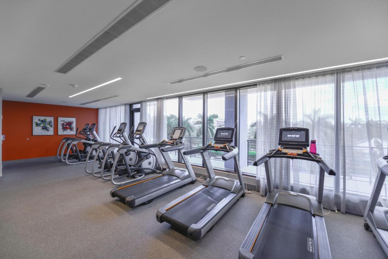 Cozy 1- 1 Bedroom Steps From Downtown Doral Park Miami Exterior foto
