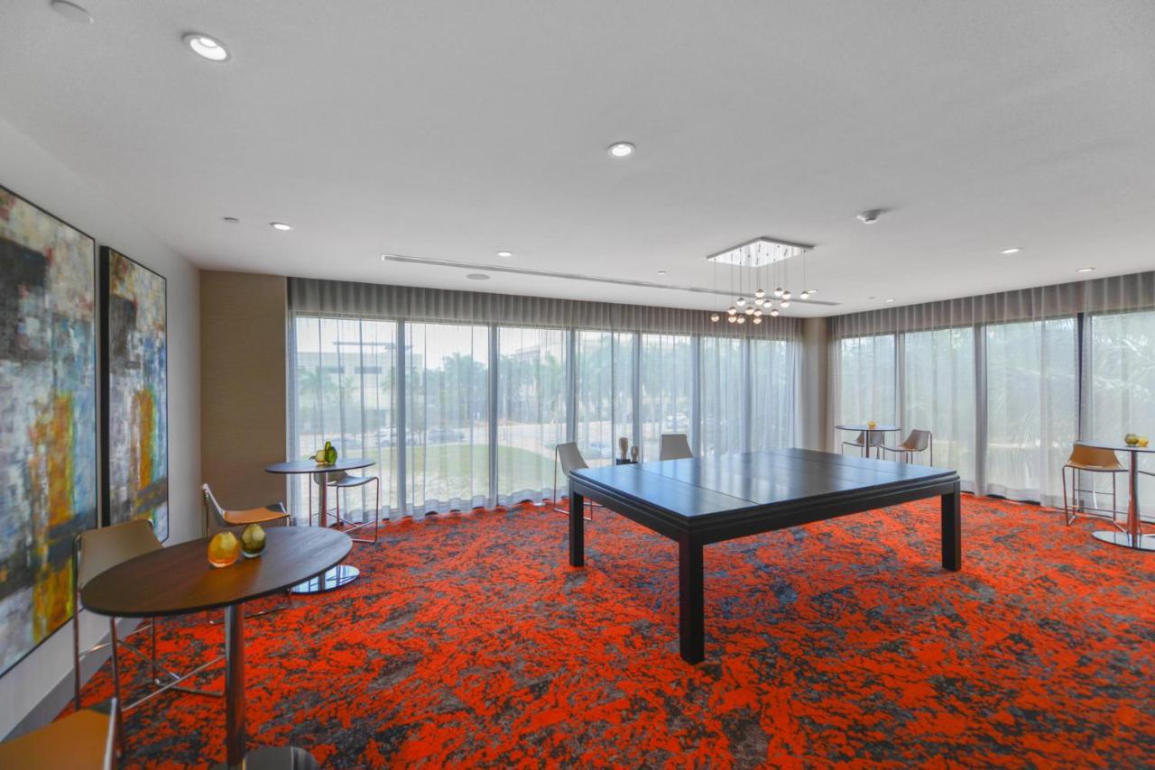Cozy 1- 1 Bedroom Steps From Downtown Doral Park Miami Exterior foto